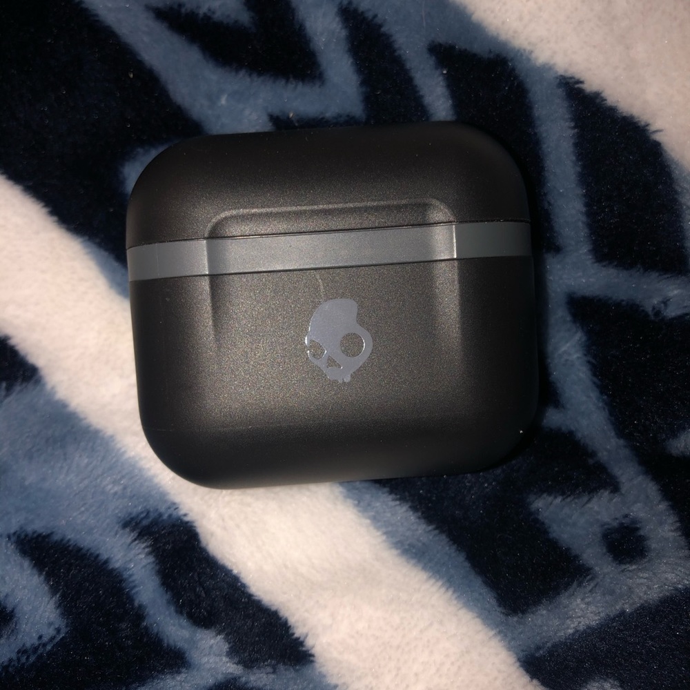 Skullcandy- Bluetooth Wireless Earphones with Mic